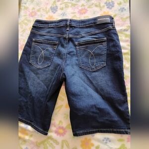 Calvin Klein women’s size 12 high rise stretch jeans Jean shorts 33W 10L
